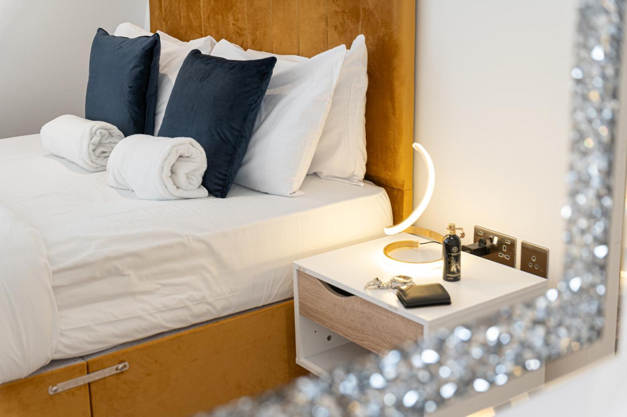 Stunning 1-Bedroom Penthouse In Marble Arch 72 Londres Exterior foto