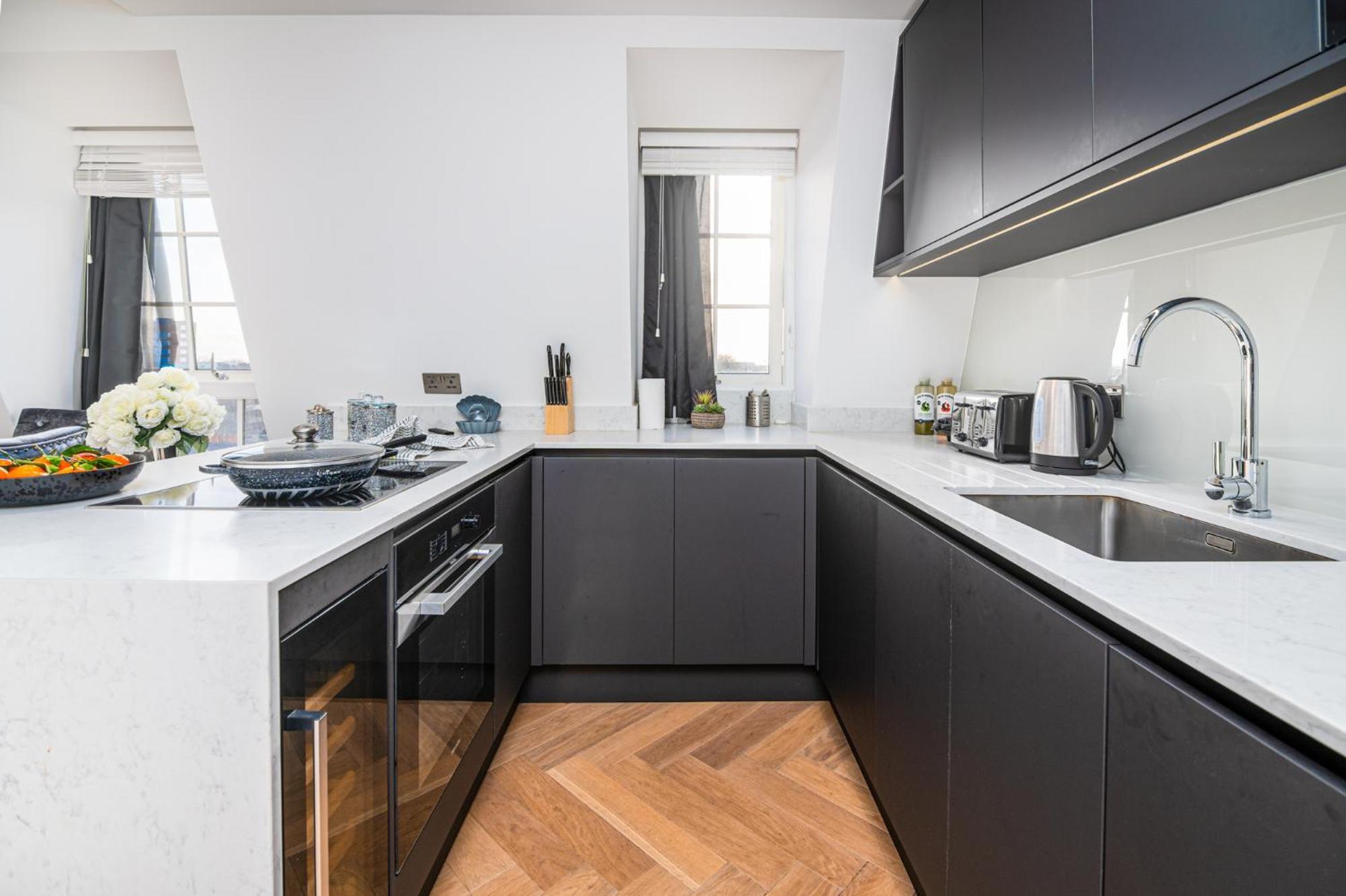 Stunning 1-Bedroom Penthouse In Marble Arch 72 Londres Exterior foto
